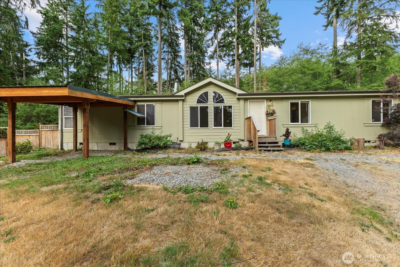11652 State Route 525, Clinton, WA 98236
