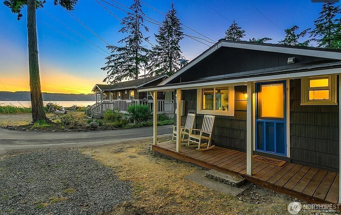 552 Sundin Drive, Camano Island, WA 98282