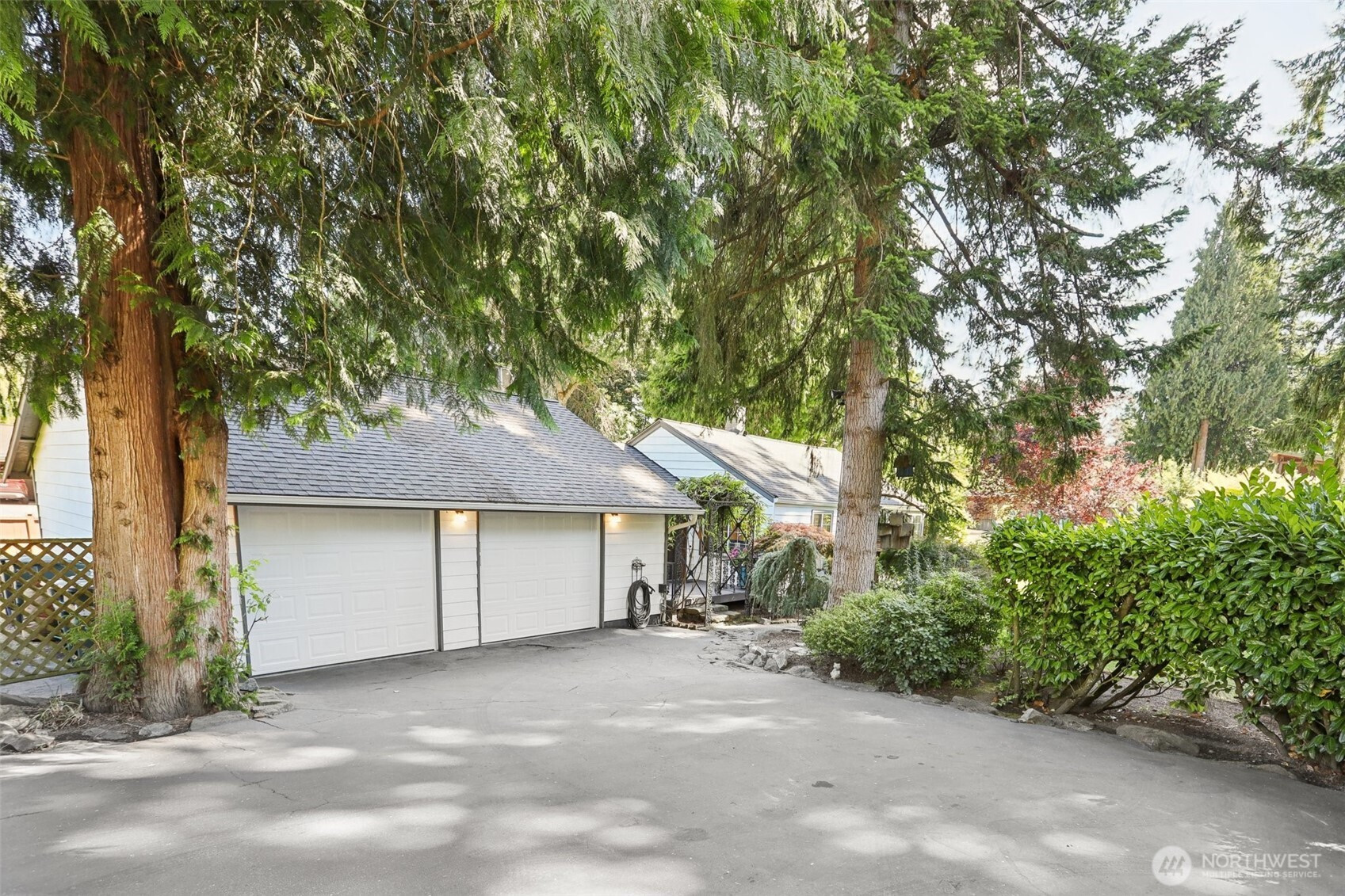 16004 74th Avenue NE, Kenmore, WA 98028