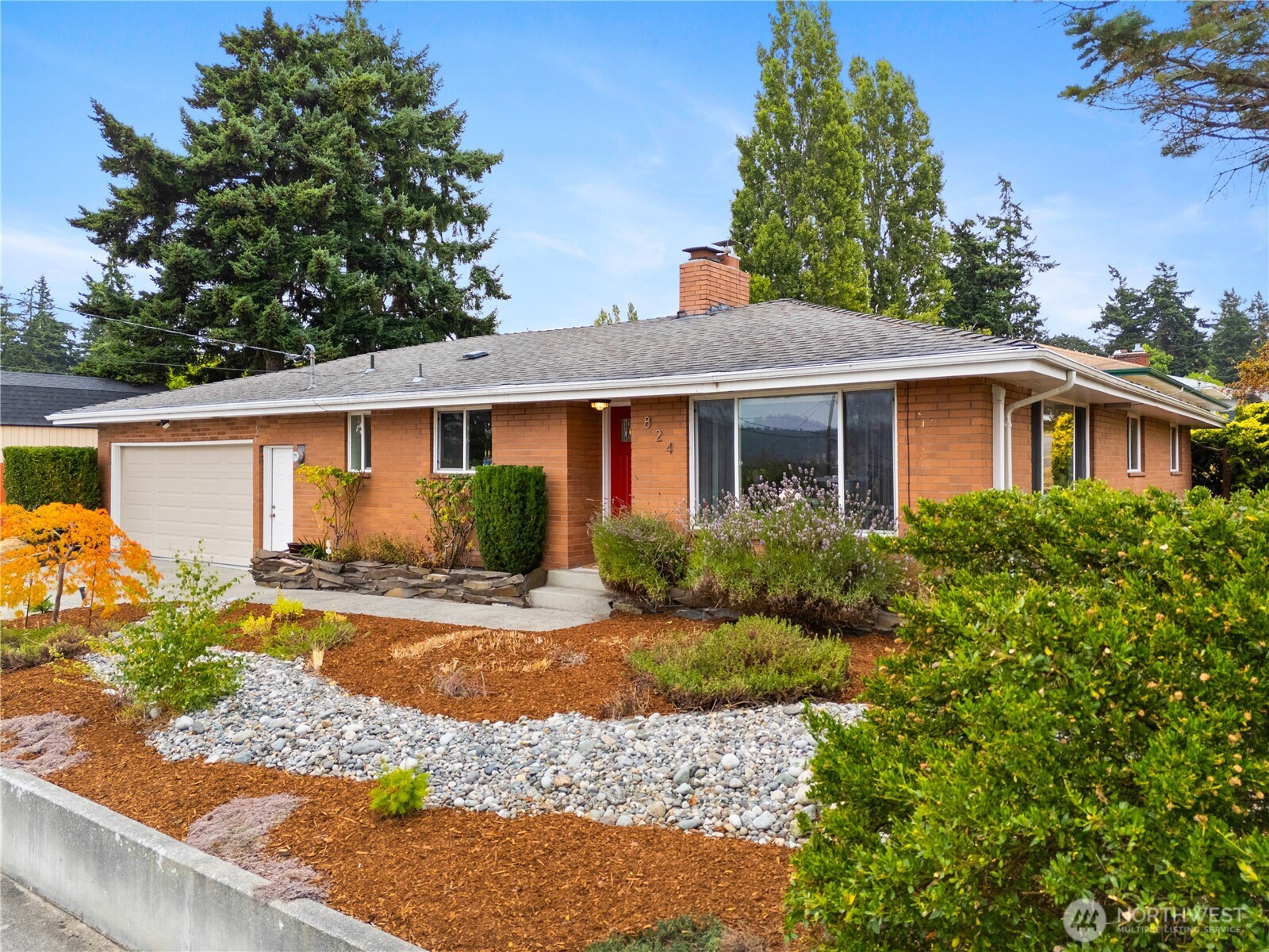 824 NE Oleary Street, Oak Harbor, WA 98277