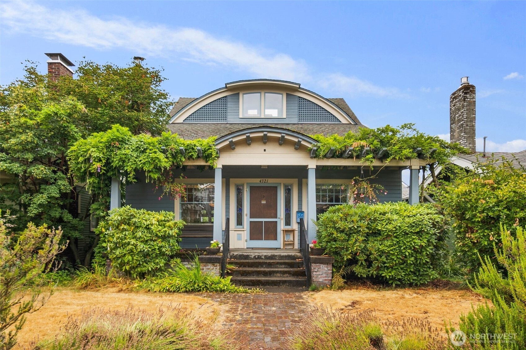 4321 Densmore Avenue N, Seattle, WA 98103