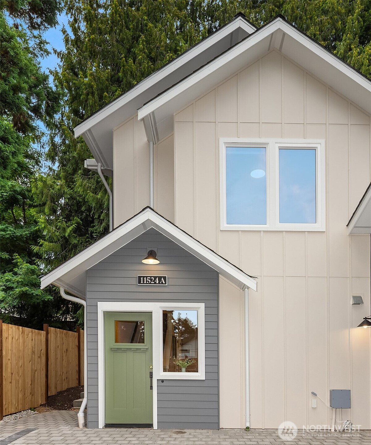 11524 38th Avenue NE, Seattle, WA 98125