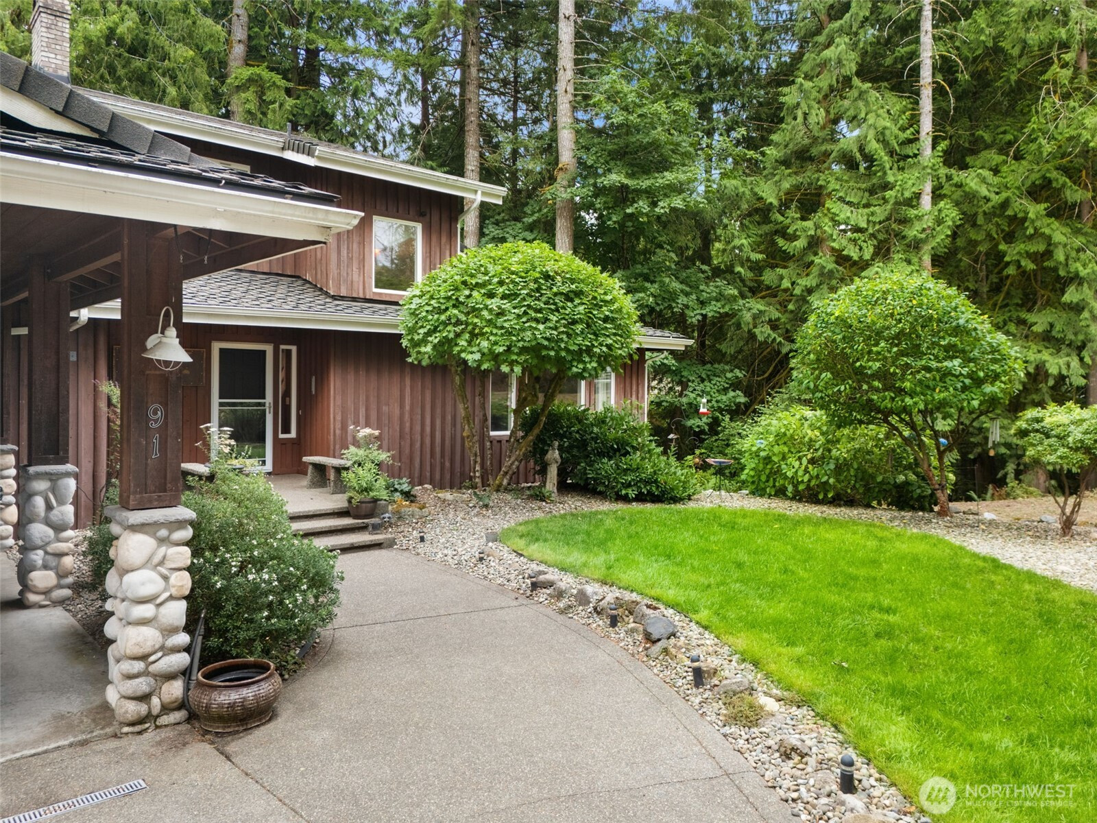 91 E Westlake Drive S, Allyn, WA 98524