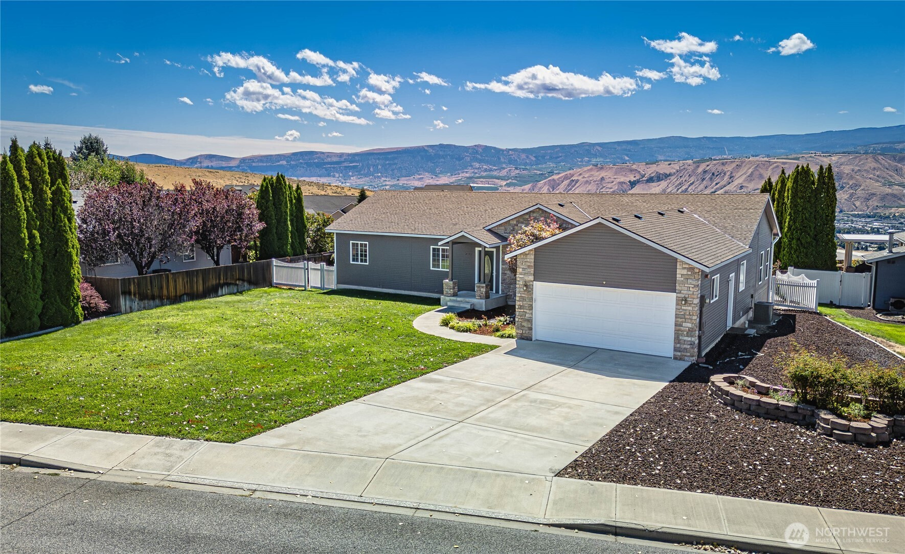 2150 Inglewood Drive, East Wenatchee, WA 98802