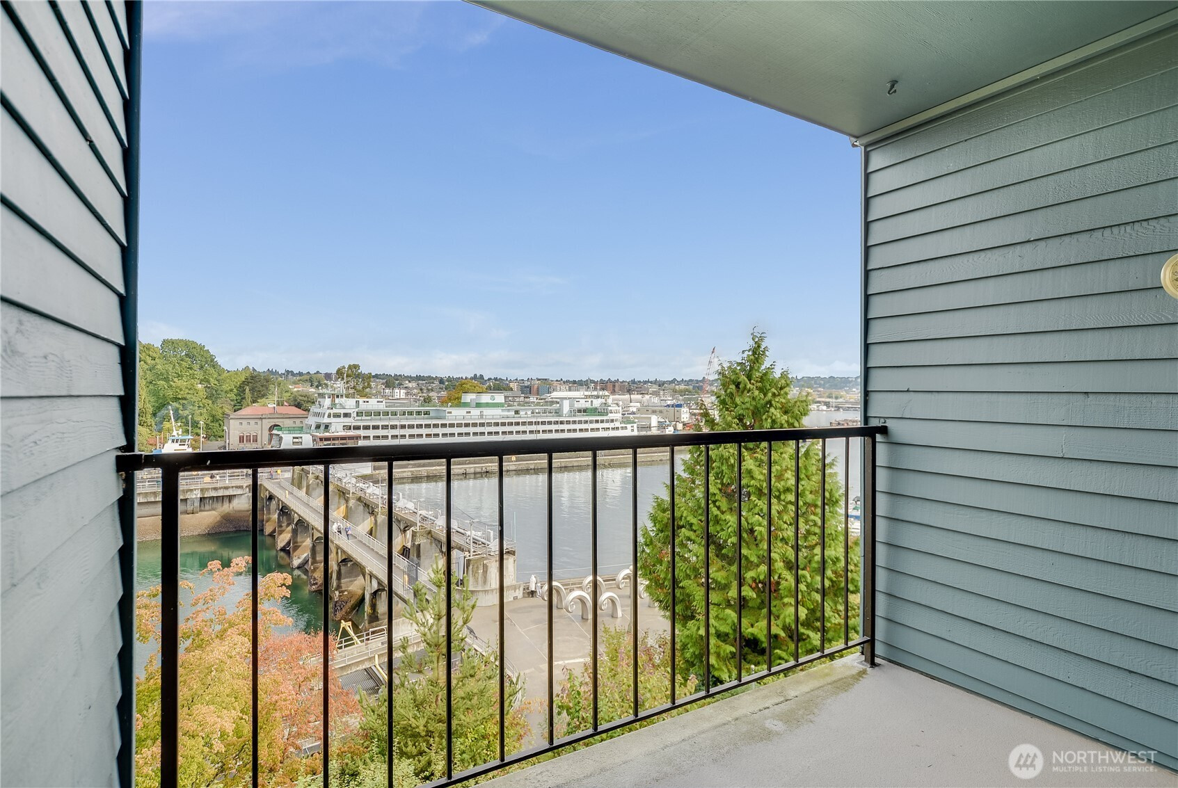 3200 W Commodore Way, Seattle, WA 98199