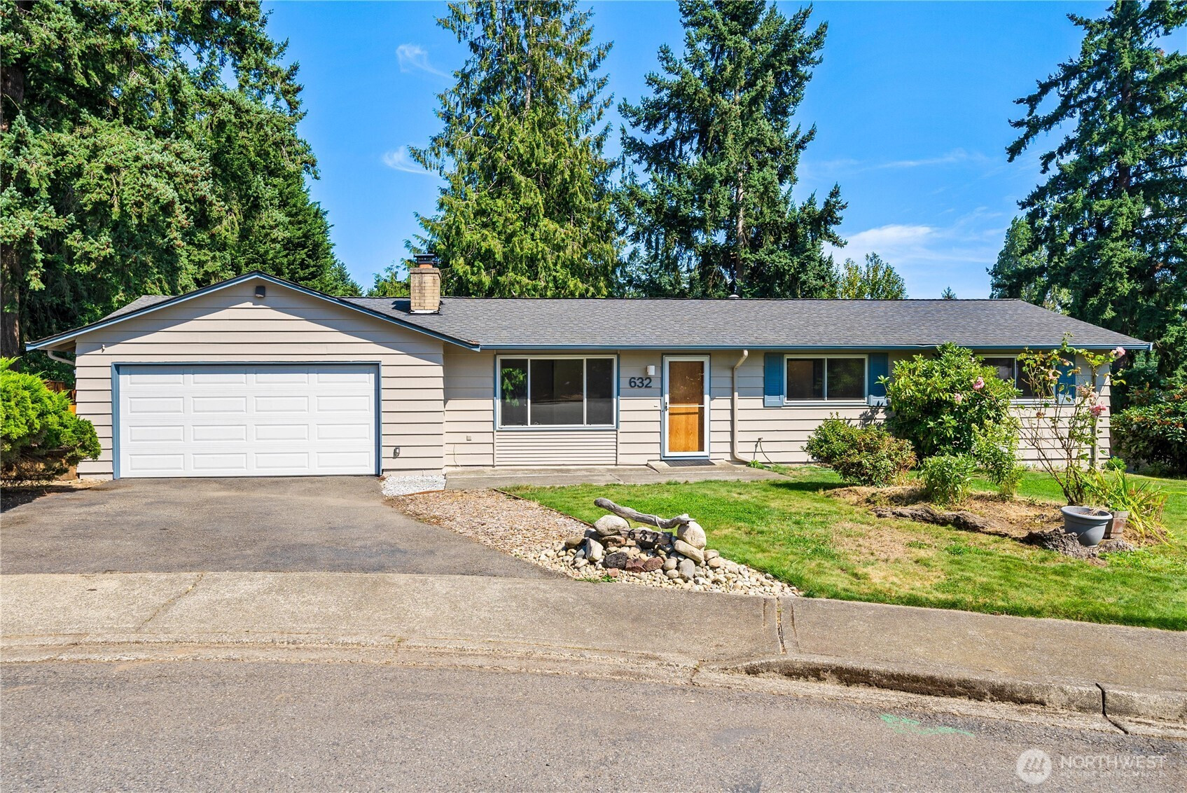 632 S 196th Street, Des Moines, WA 98148