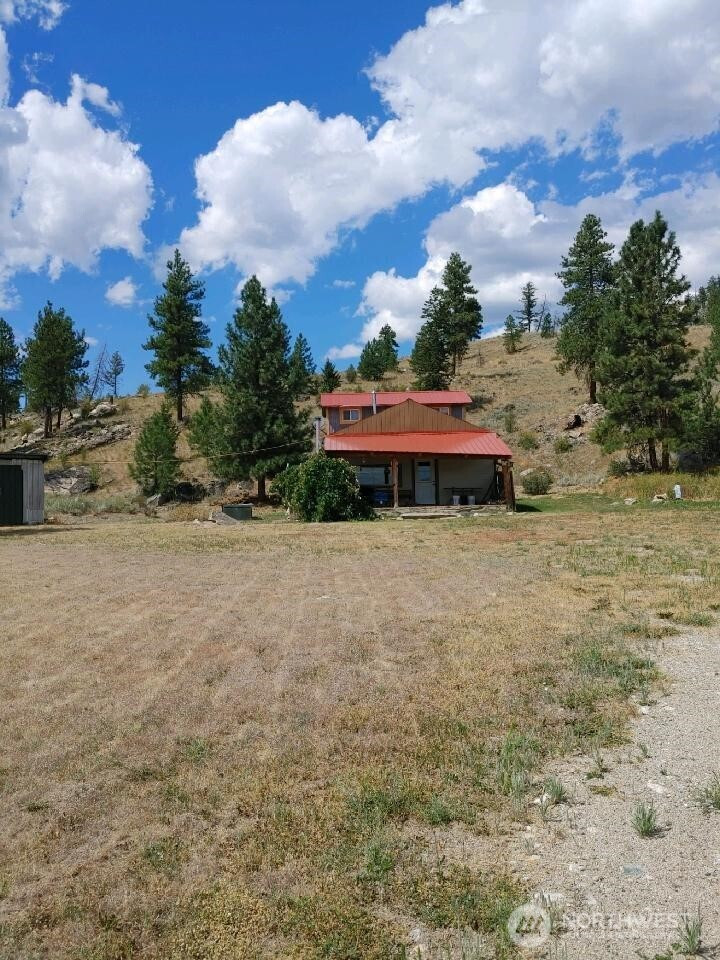 83 E Cayuse Mountain Road, Tonasket, WA 98855