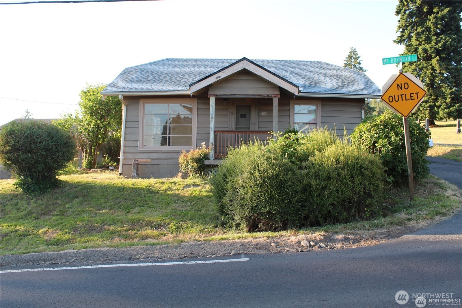 1303 Mt Brynion Street, Kelso, WA 98626