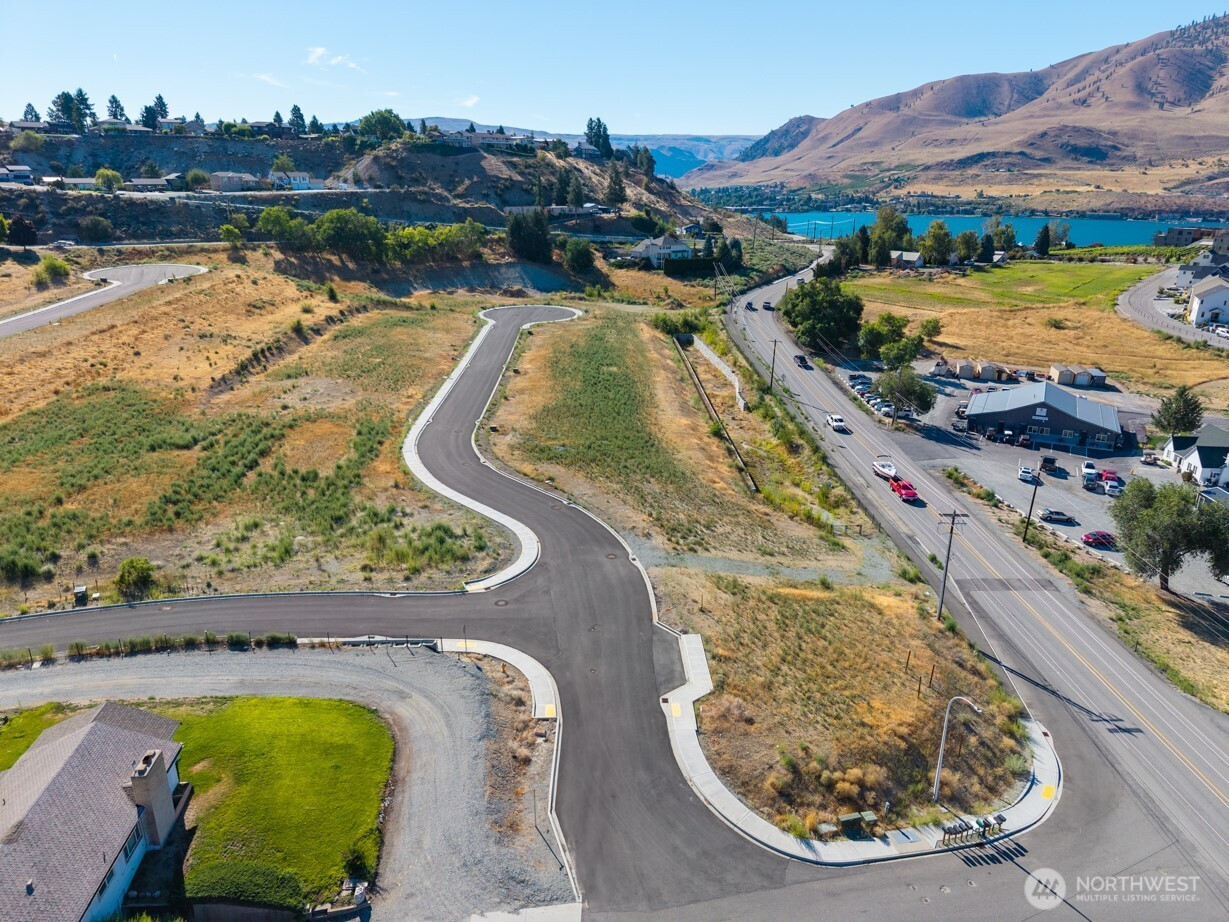 83 Madisen Lane, Chelan, WA 98816