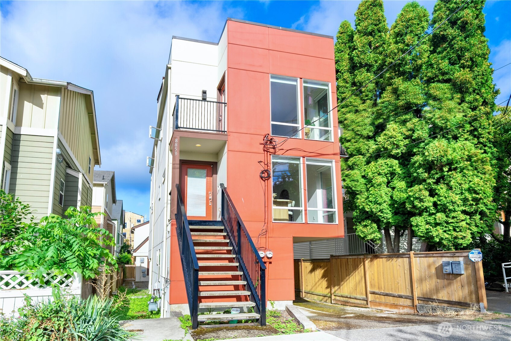 8853 Stone Avenue N, Seattle, WA 98103