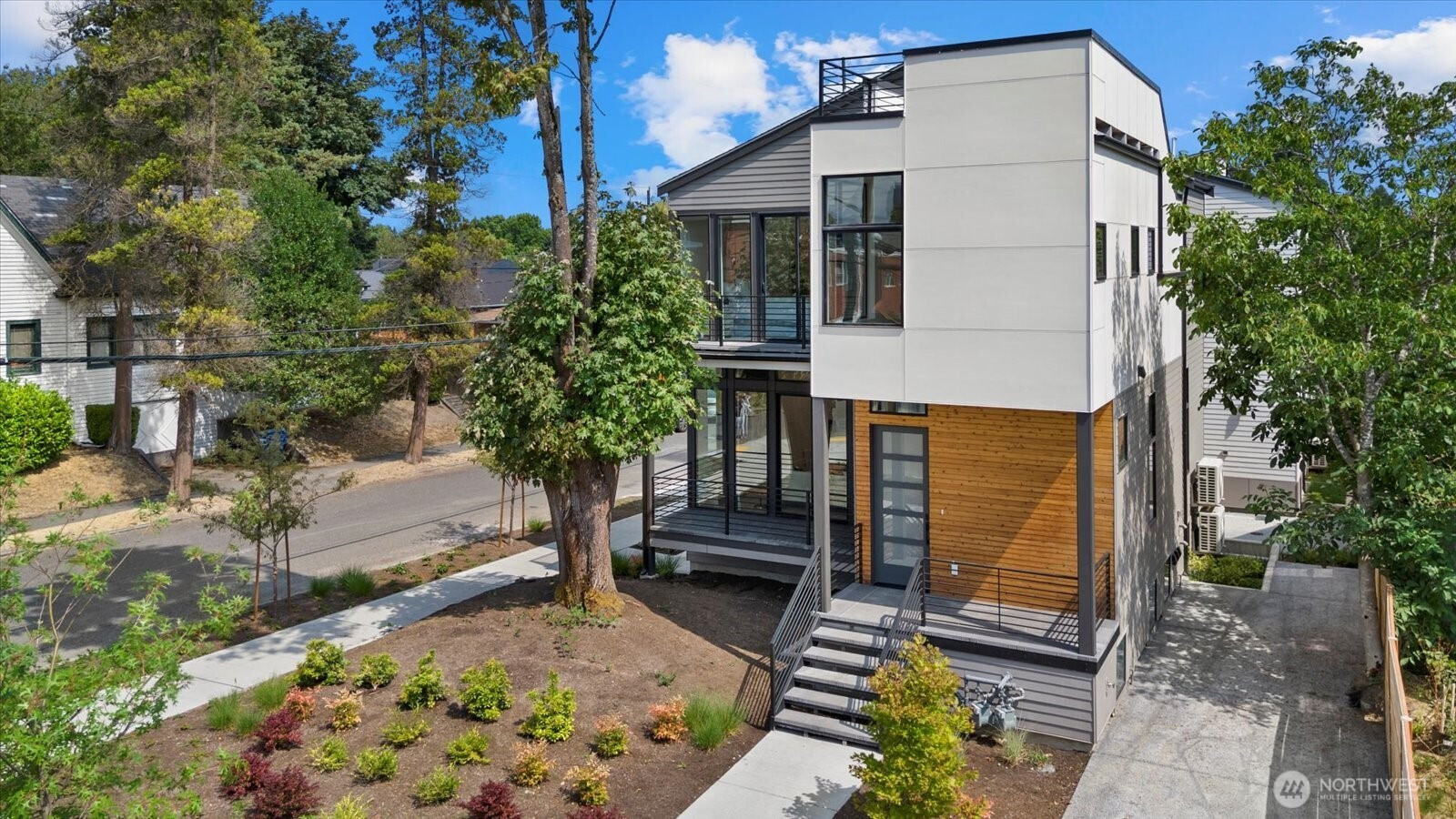 128 24th Avenue, Seattle, WA 98122