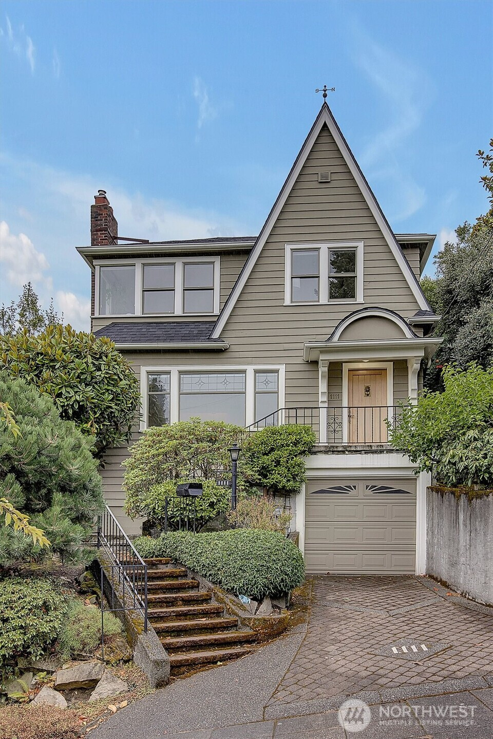 1111 4th Avenue N, Seattle, WA 98109
