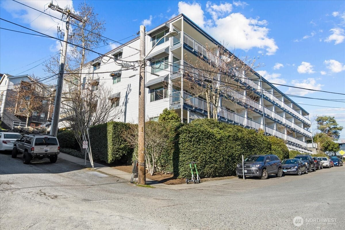 762 Hayes Street, Seattle, WA 98109