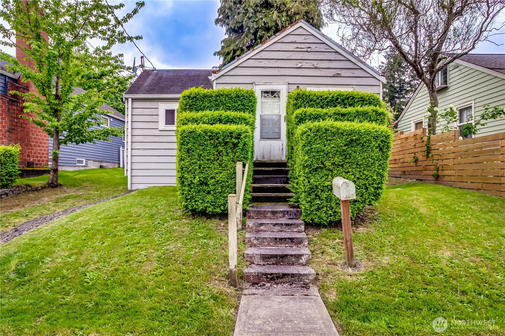 9817 35th Avenue SW, Seattle, WA 98126