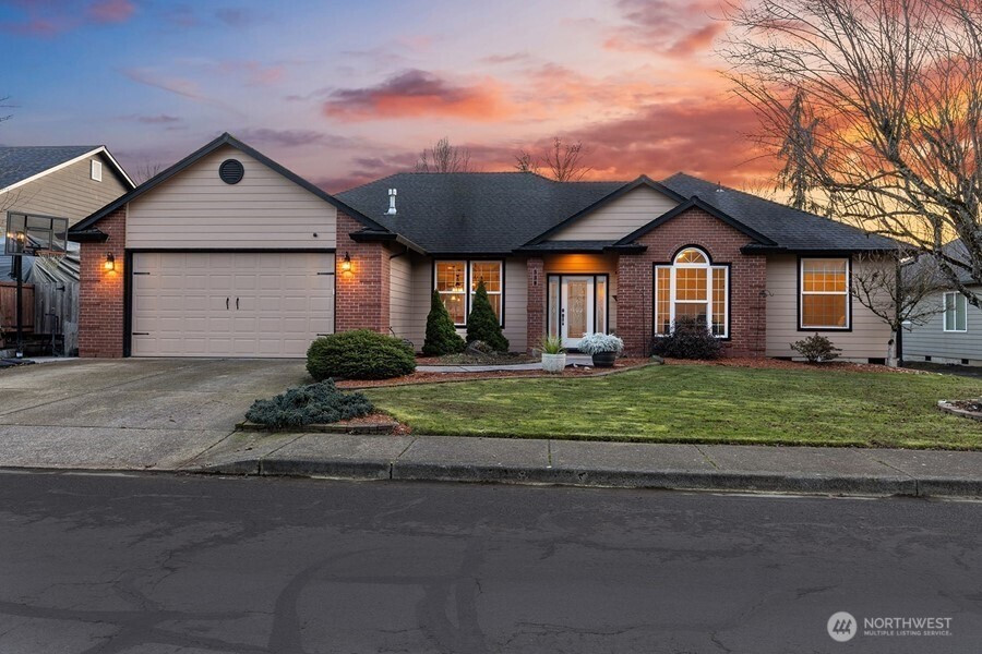 538 E 17th Circle, La Center, WA 98629