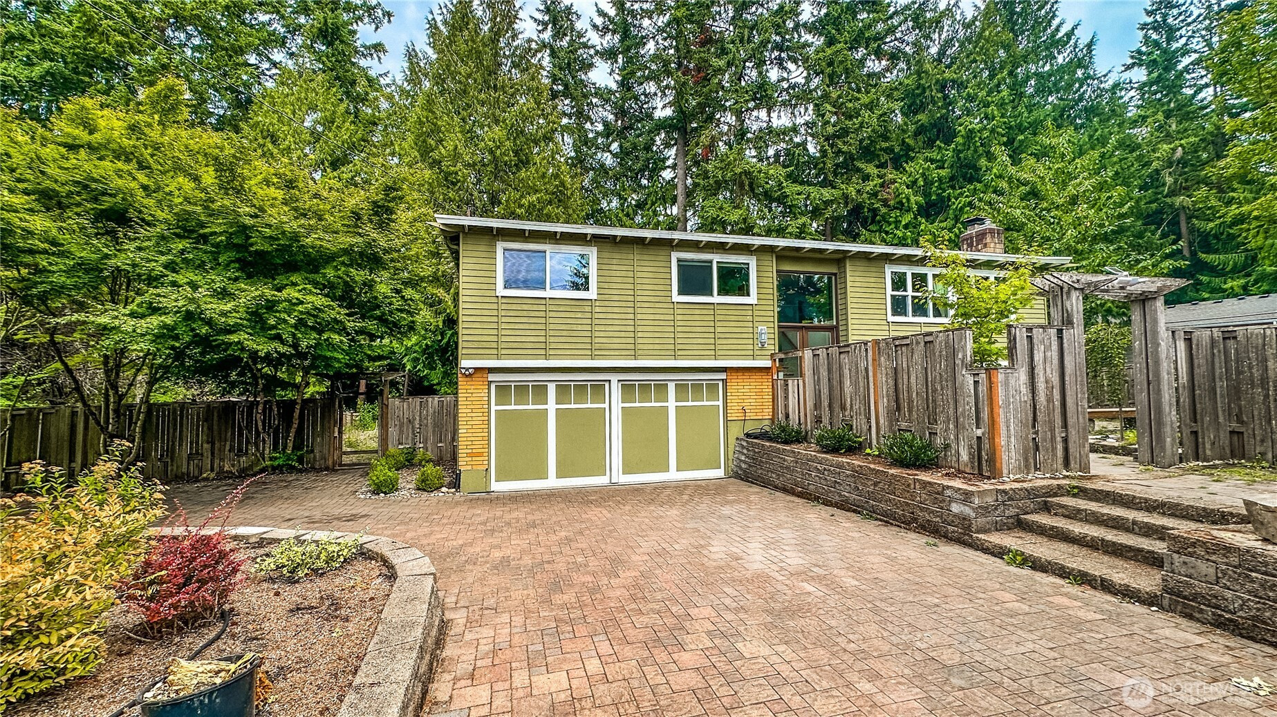 2830 216th Avenue SE, Sammamish, WA 98075