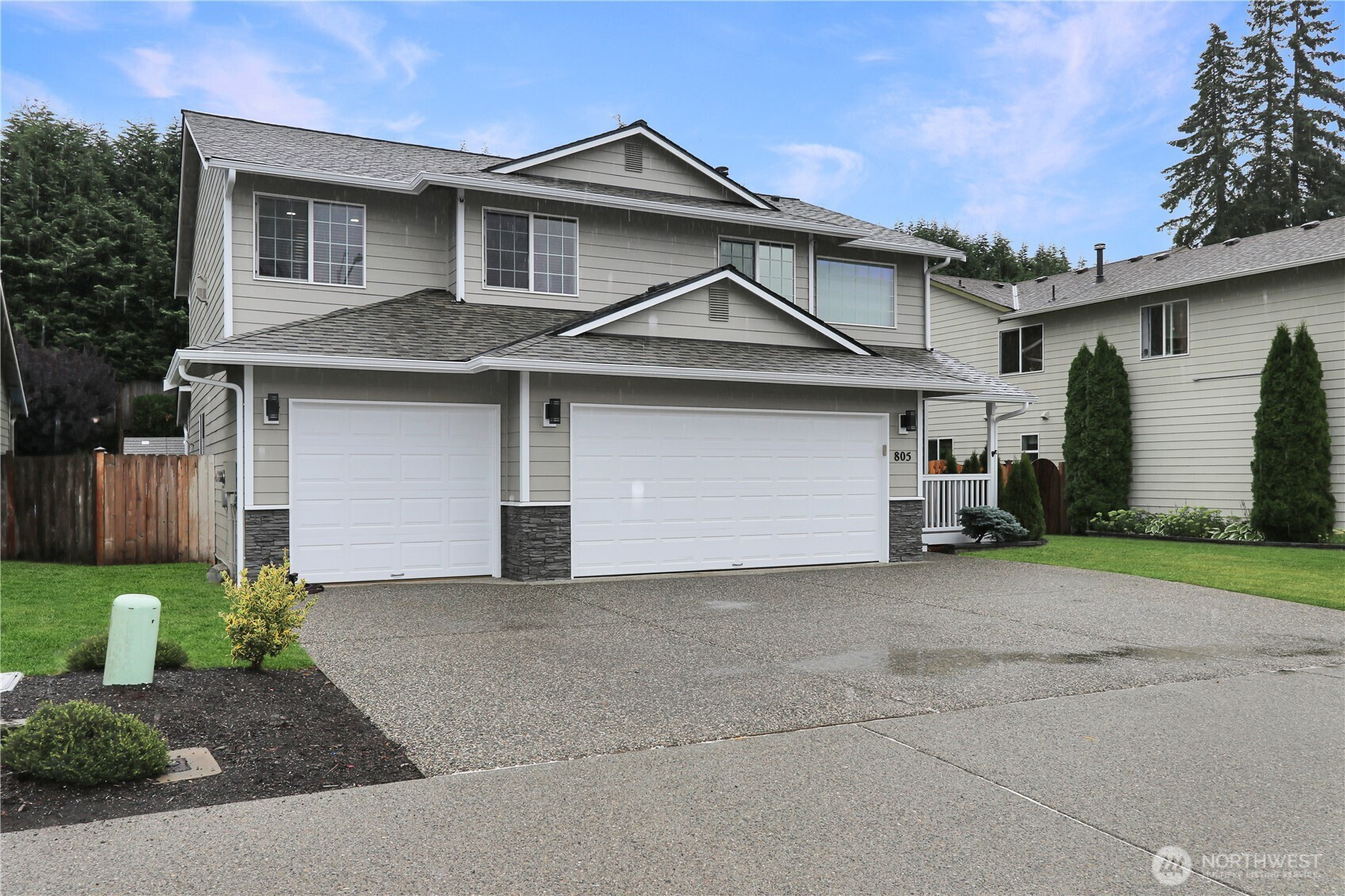 805 Darwins Way, Granite Falls, WA 98252
