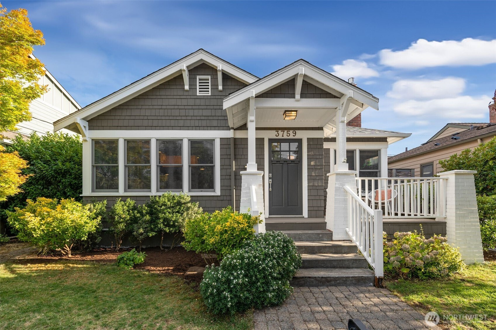 3759 SW Grayson Street, Seattle, WA 98126