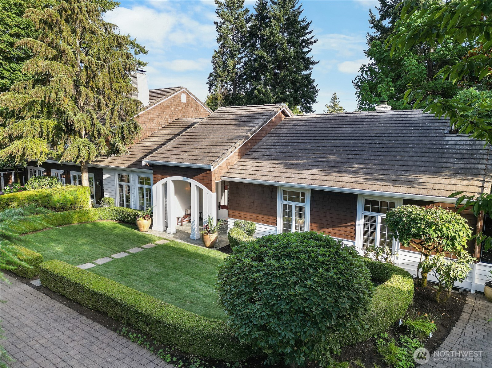 7641 NE 12th Street, Medina, WA 98039
