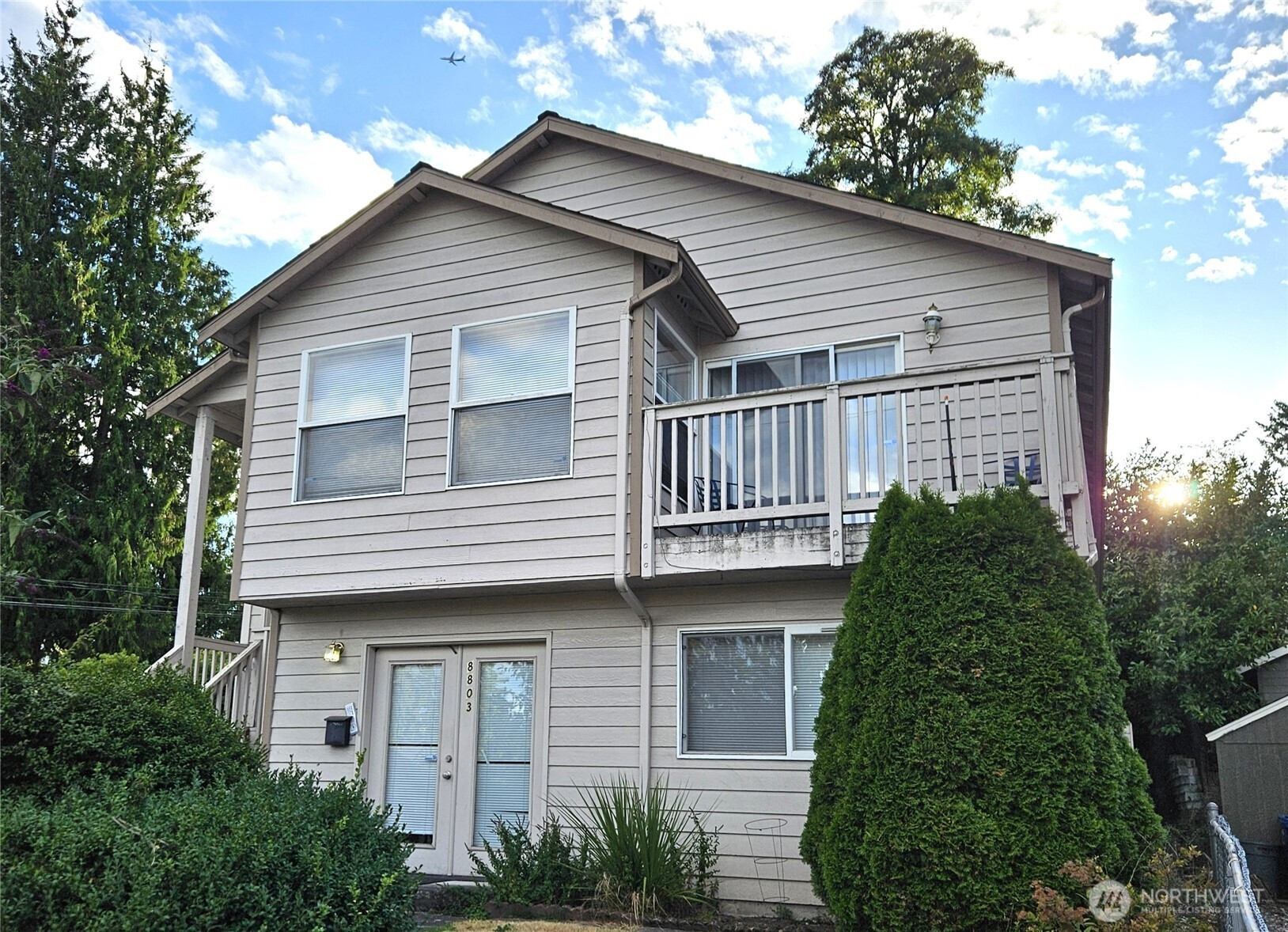 8803 15th Avenue NE, Seattle, WA 98115