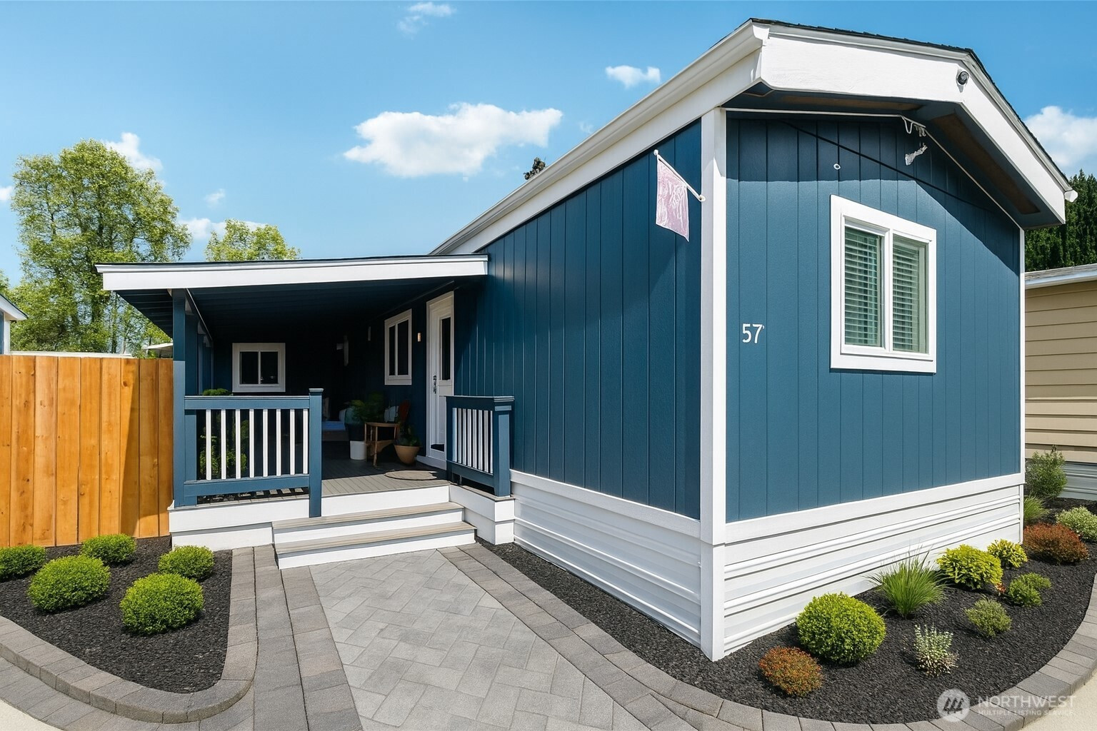 827 W Valley Hway, Kent, WA 98032