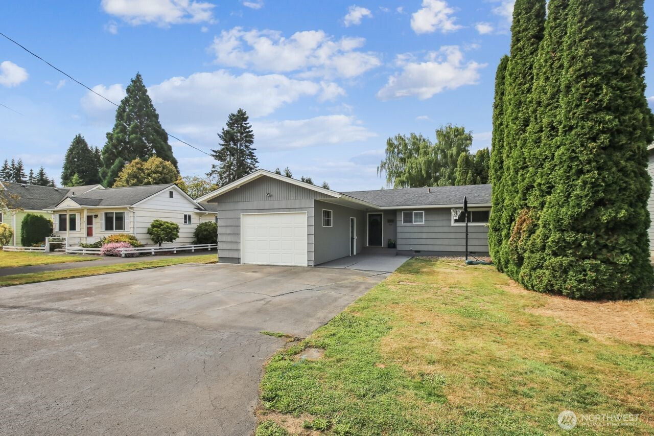 3319 Pine St., Longview, WA 98632