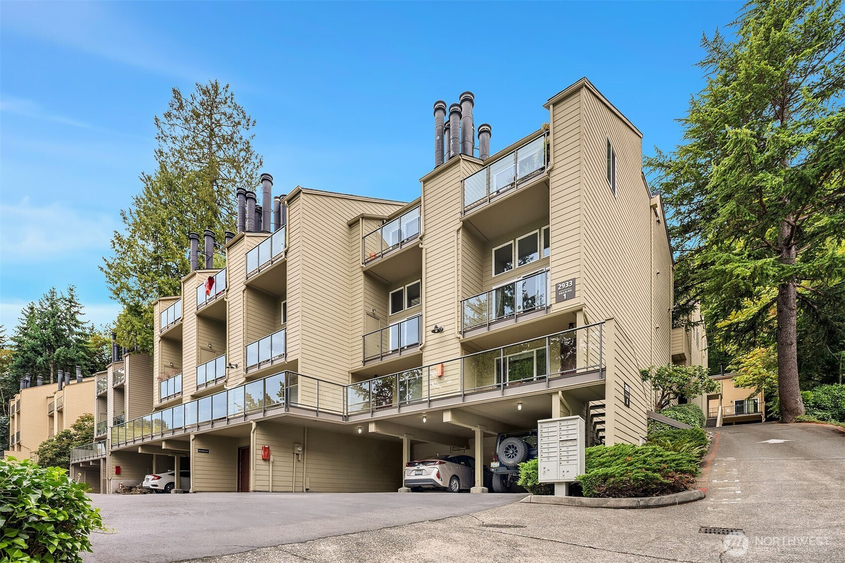 2933 76th Avenue SE, Mercer Island, WA 98040