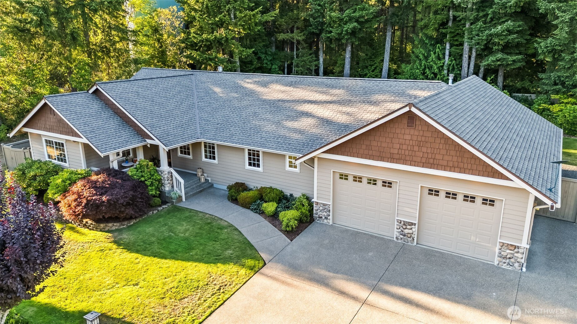 140 E Sterling Drive, Allyn, WA 98524
