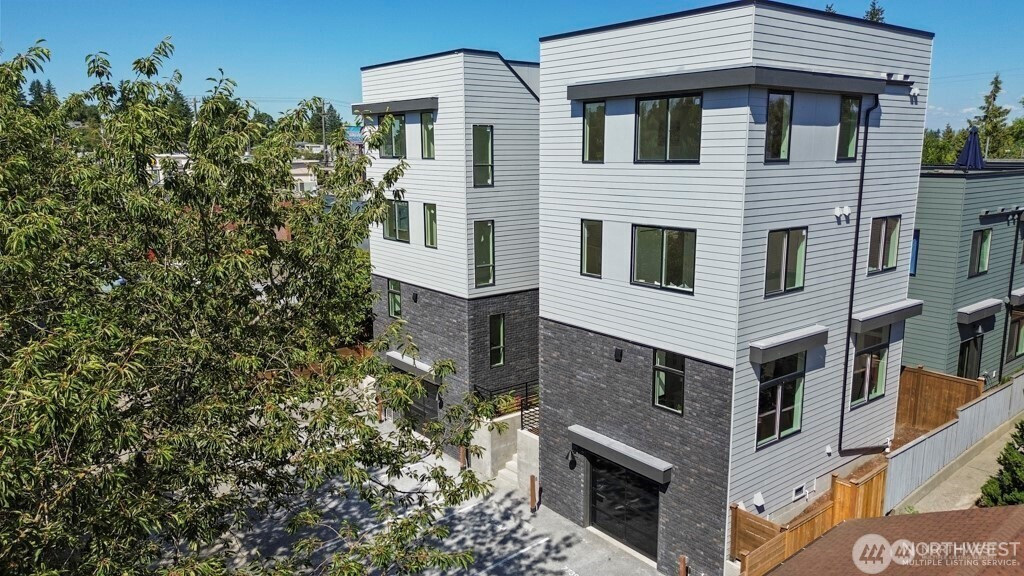 7739 15th Avenue NE, Seattle, WA 98115