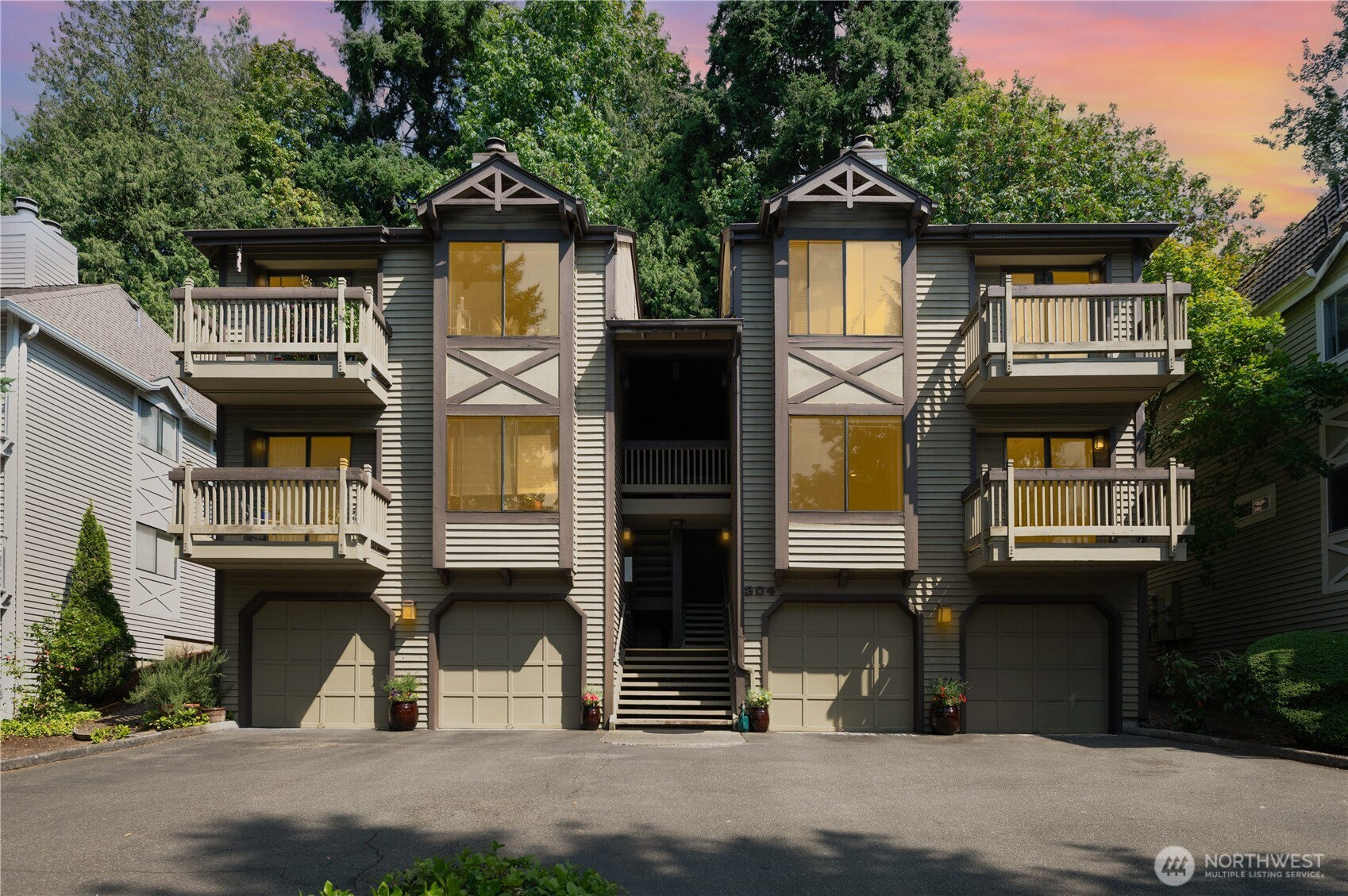 304 10th Street, Kirkland, WA 98033