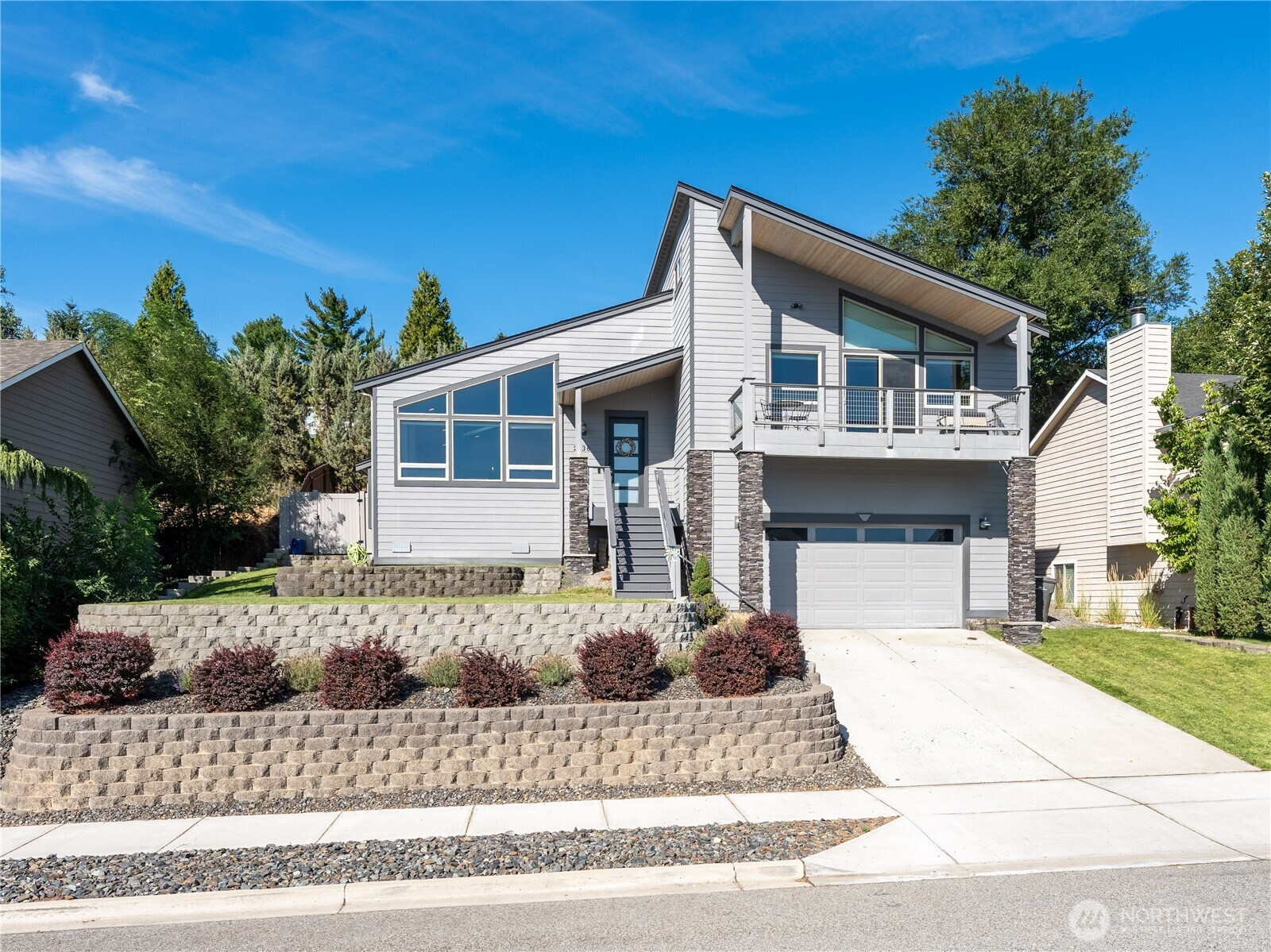 2136 W Honeysett Road, Wenatchee, WA 98801
