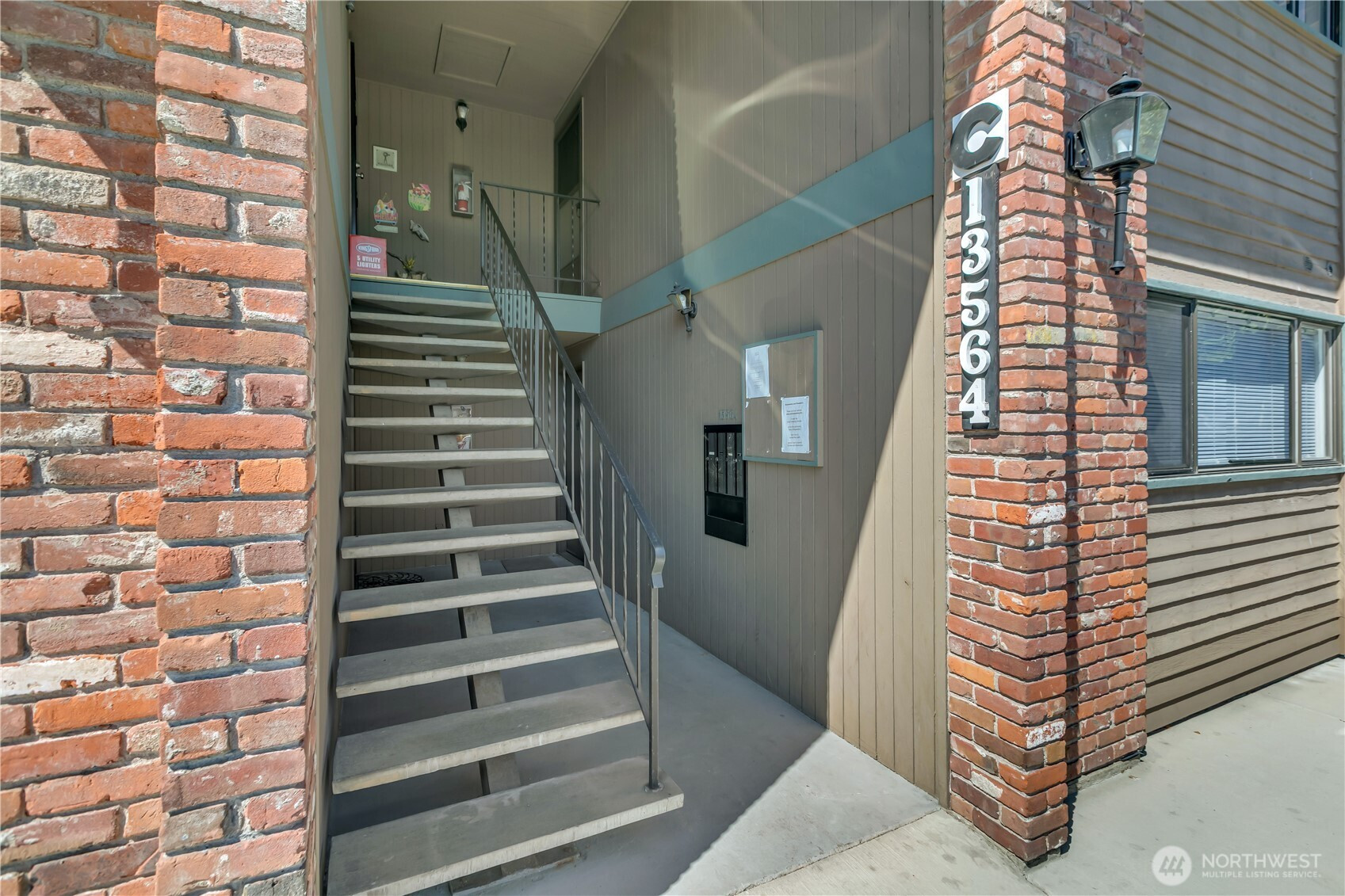 13550 37th Avenue S, Tukwila, WA 98168