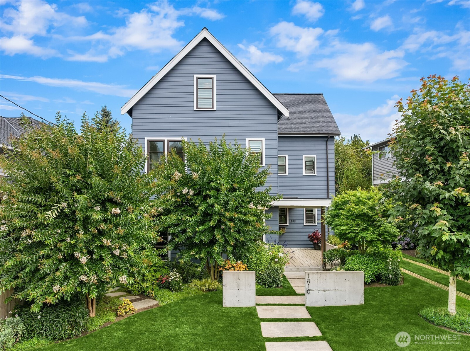 1810 2nd Avenue N, Seattle, WA 98109