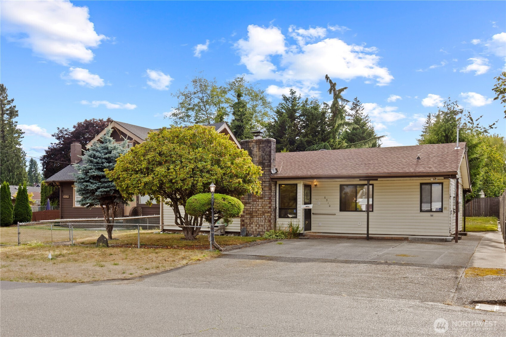 6910 Colby Avenue, Everett, WA 98203
