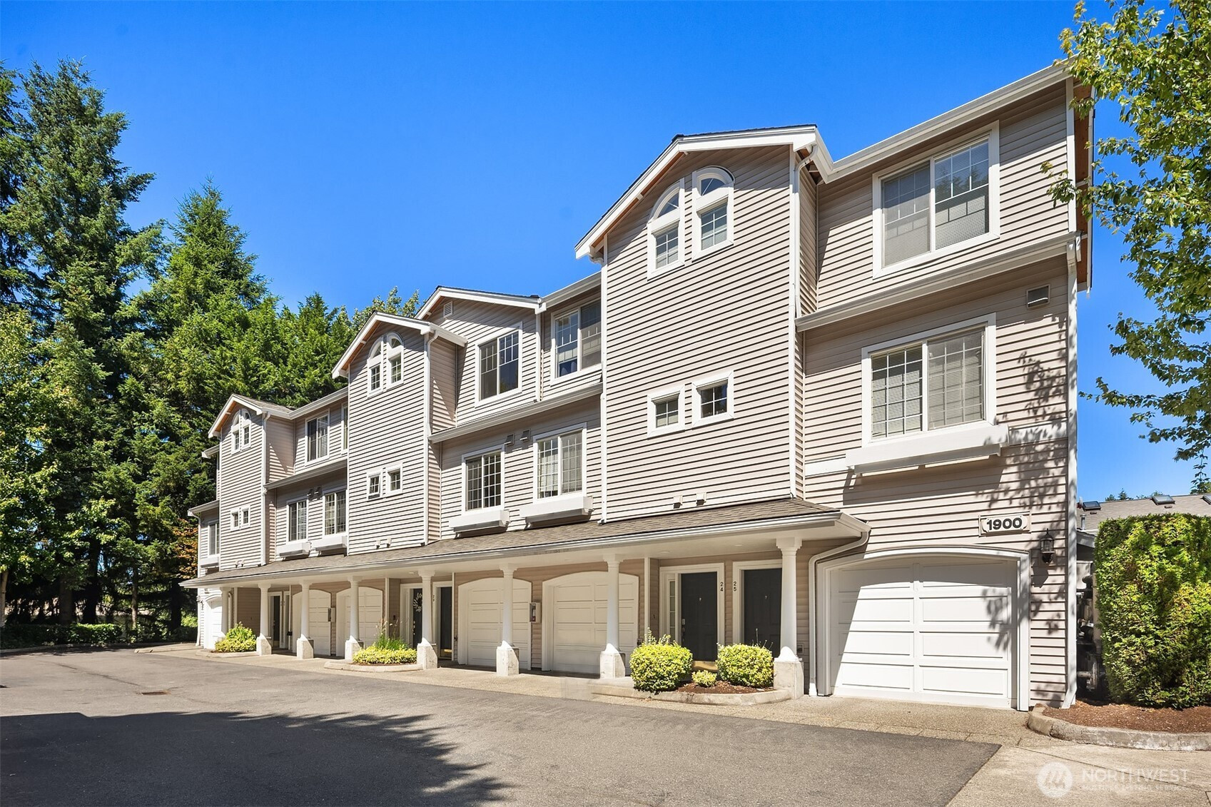 1900 132nd Avenue SE, Bellevue, WA 98005