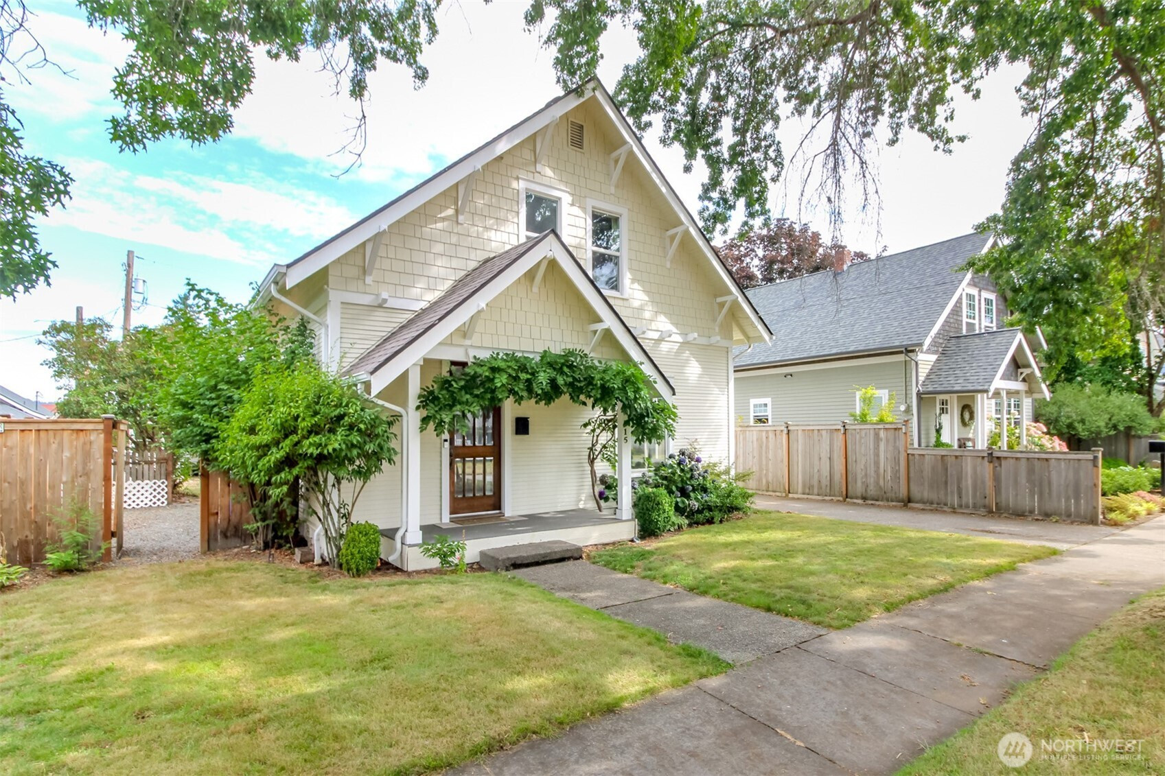 315 6th Avenue NW, Puyallup, WA 98731