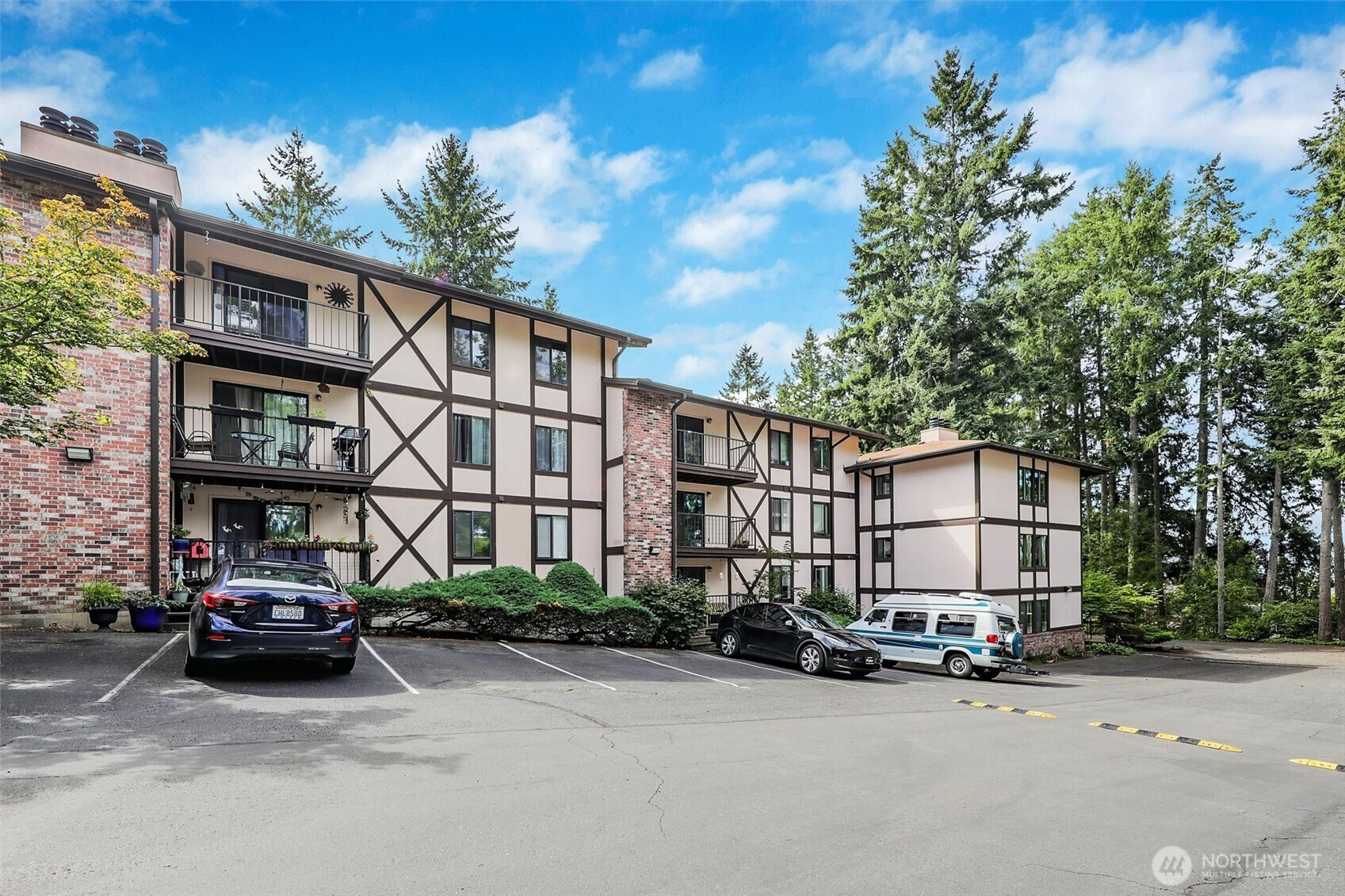 4501 Grandview Drive W, University Place, WA 98466