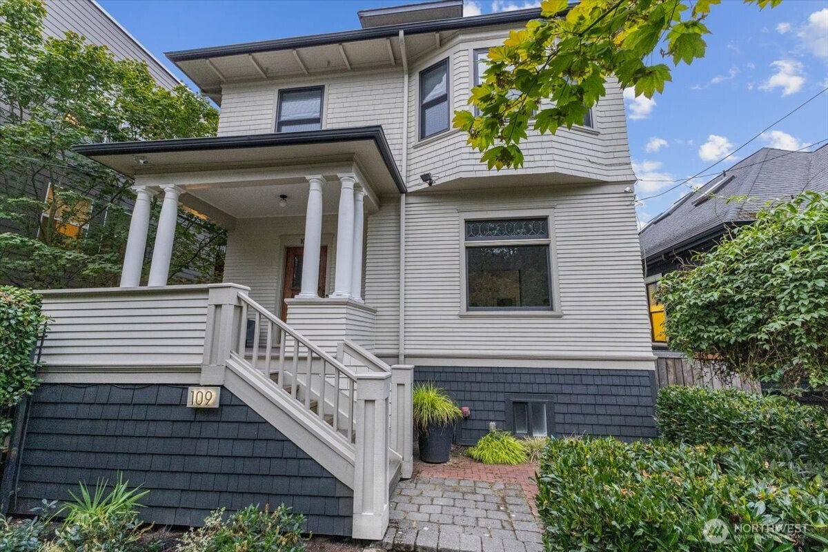 109 11th Avenue E, Seattle, WA 98102