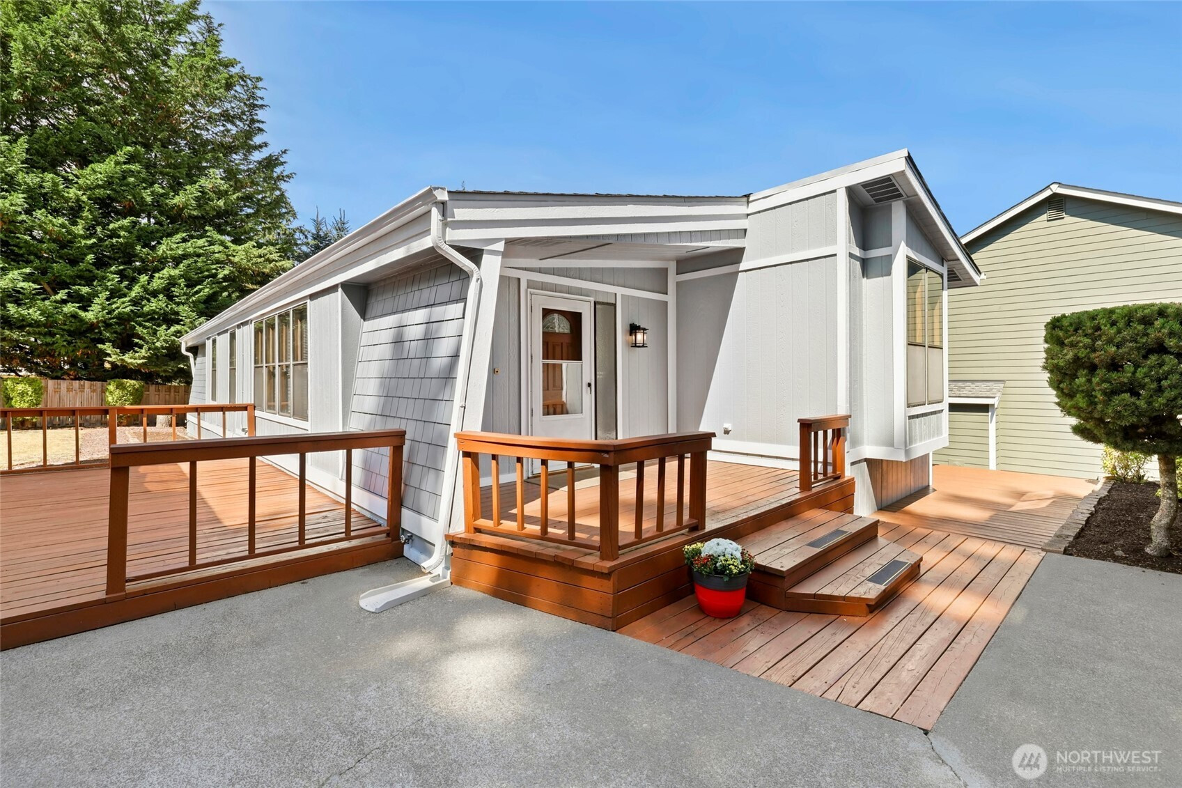 97 28th Avenue S, Milton, WA 98354