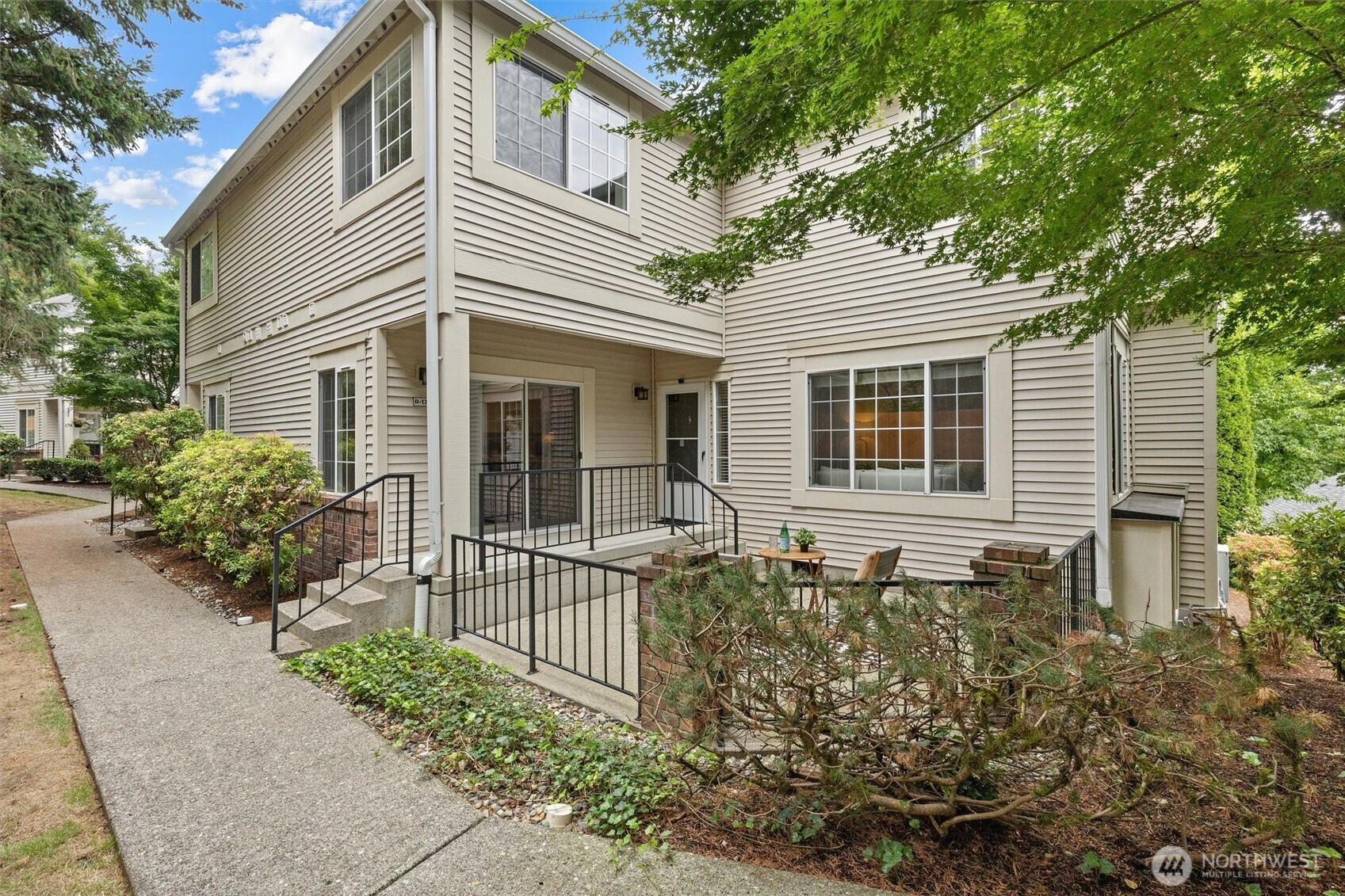 10909 Avondale Road NE, Redmond, WA 98052