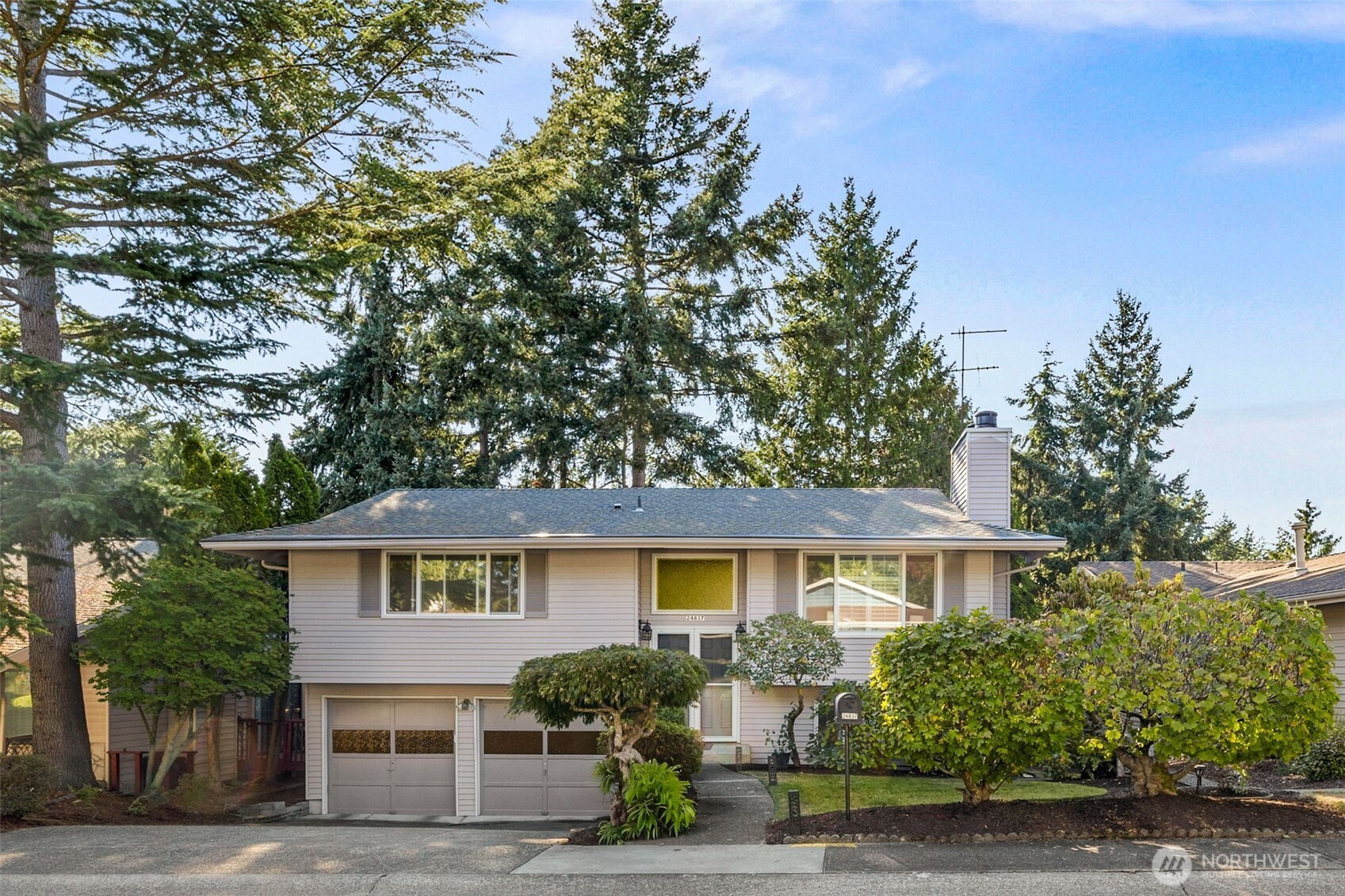 24837 13th Avenue S, Des Moines, WA 98198