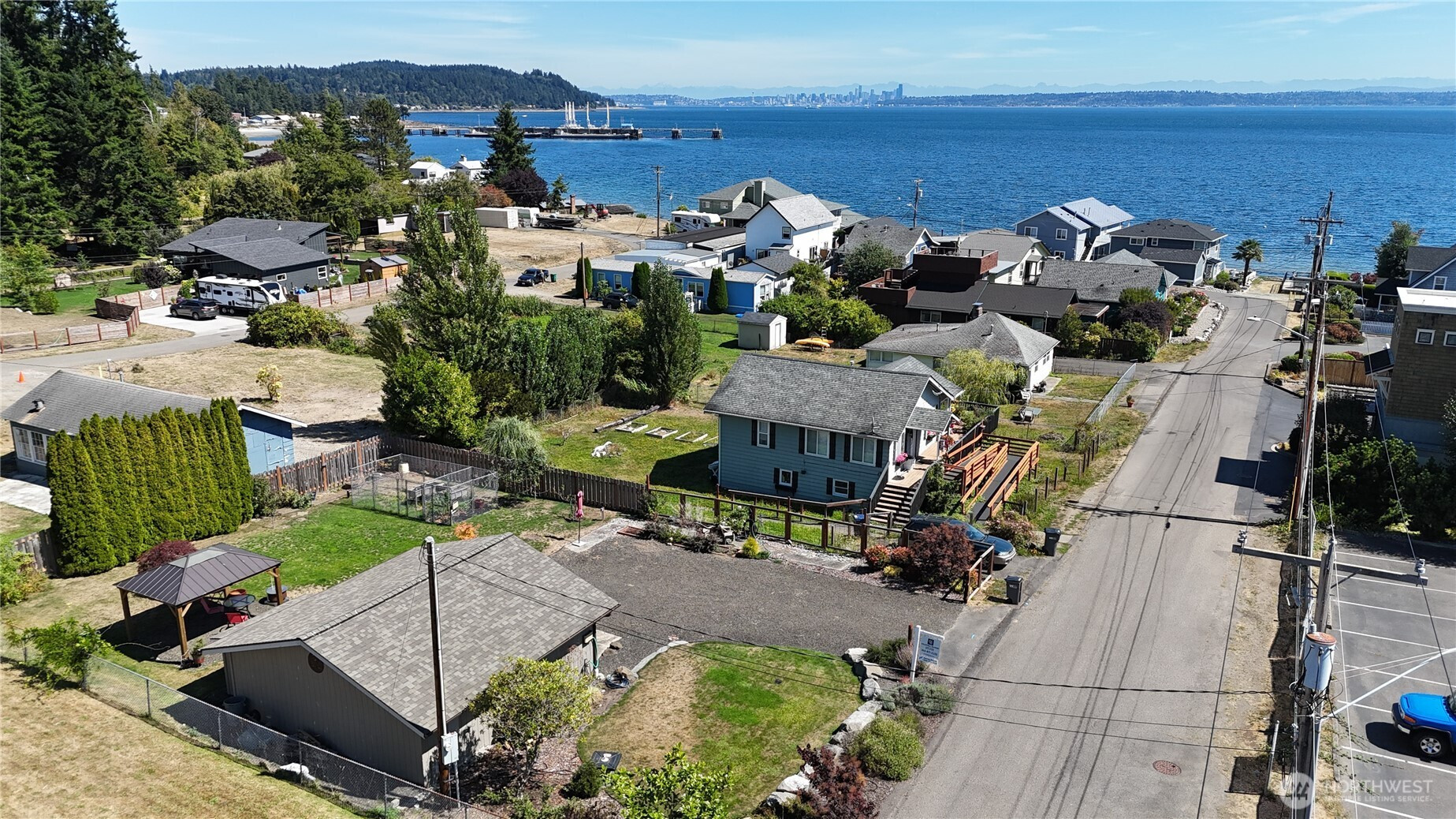 8198 E Daniels Loop, Port Orchard, WA 98366