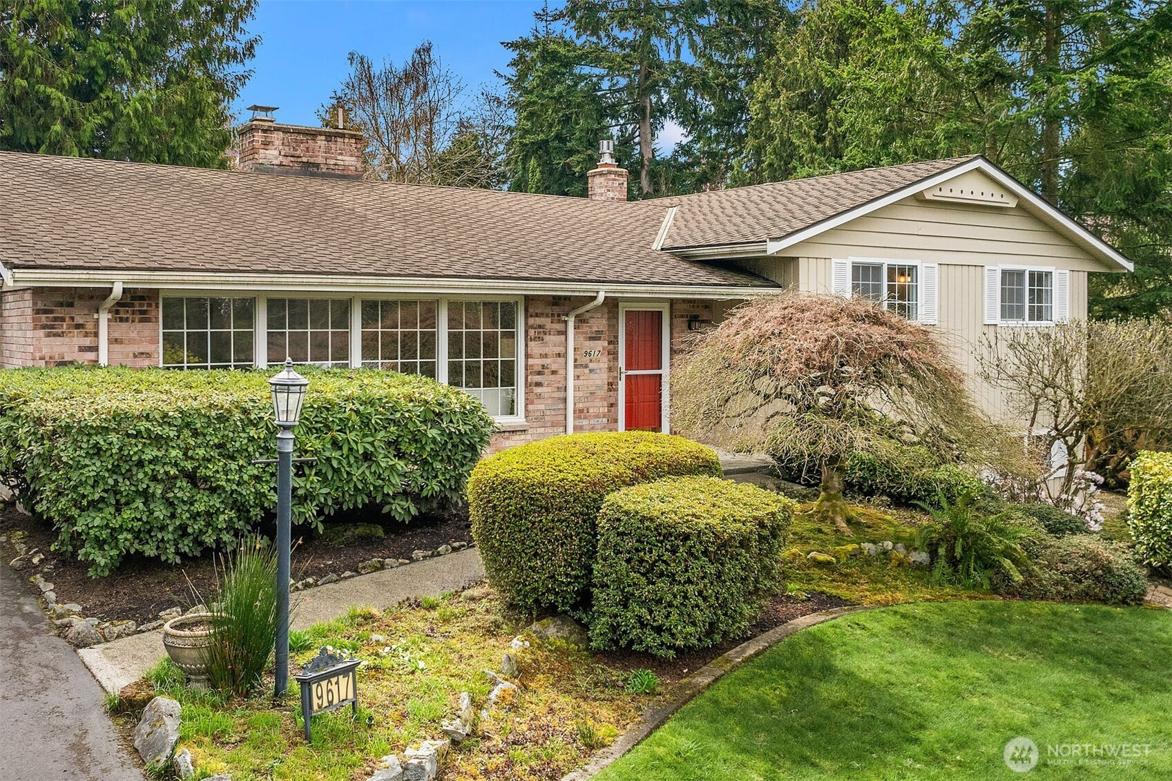 9617 NE 32nd Street, Clyde Hill, WA 98004