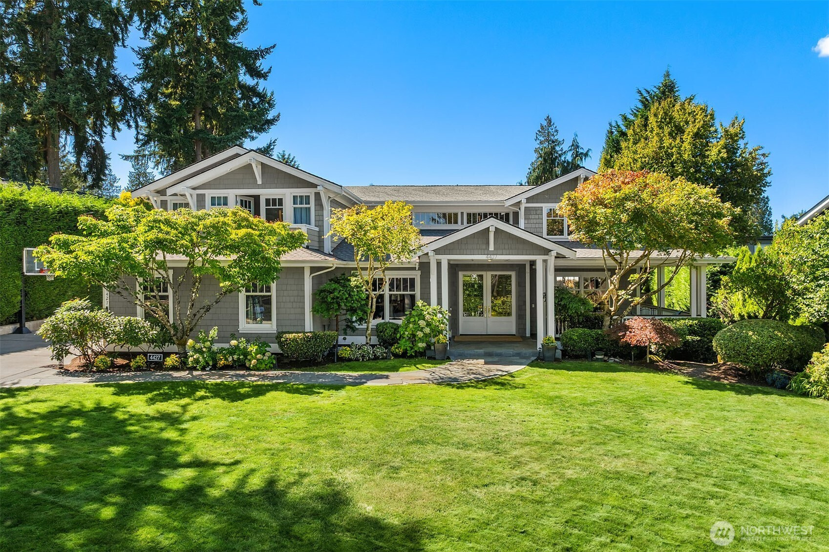 4427 95th Avenue NE, Yarrow Point, WA 98004