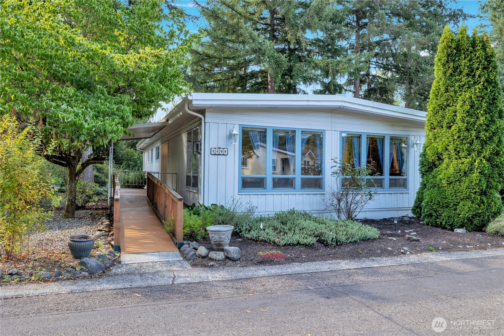 18425 NE 95th Street, Redmond, WA 98052