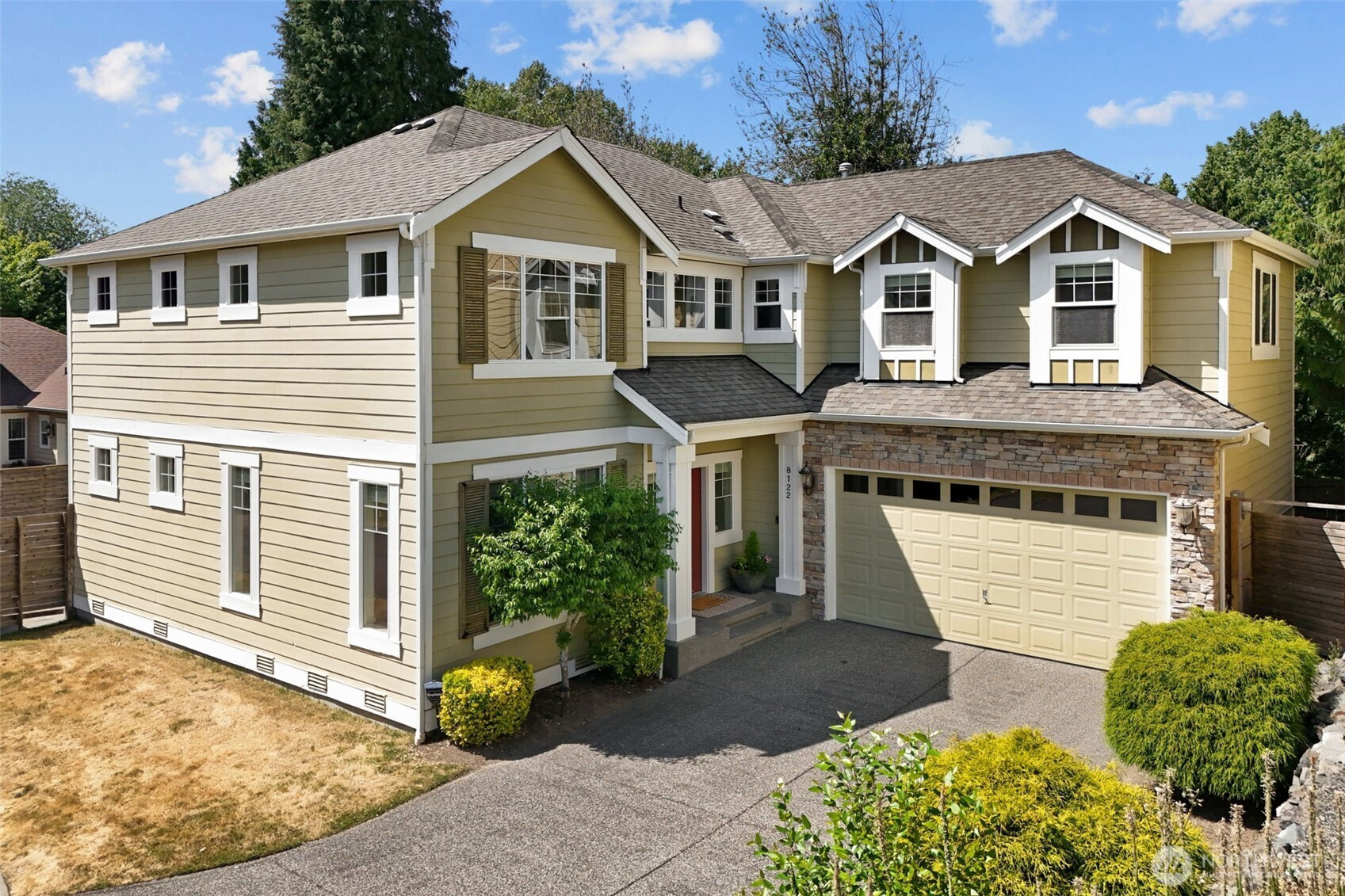 8122 NE 189th Place, Kenmore, WA 98028