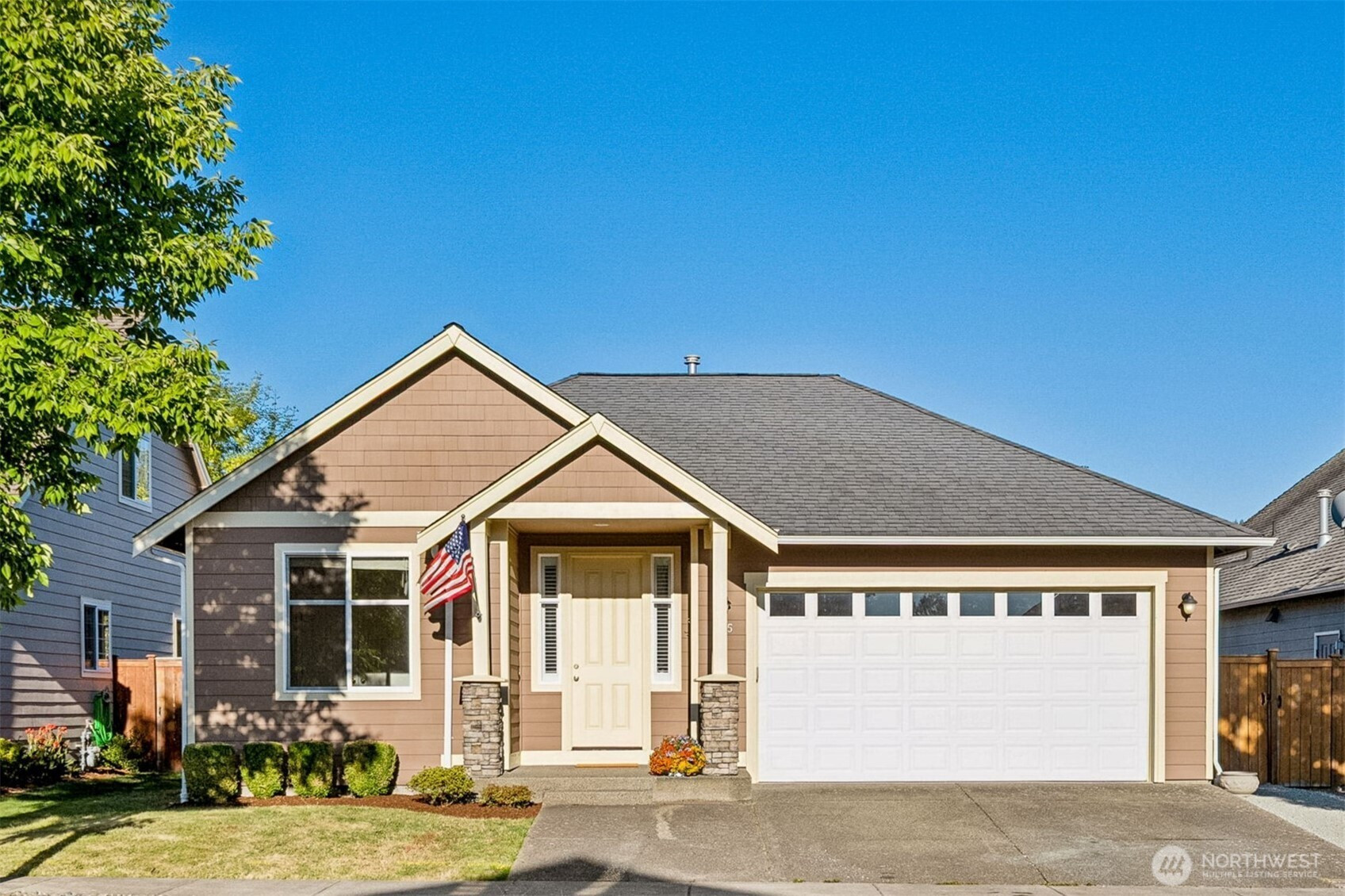 275 Bruhn Lane N, Enumclaw, WA 98022