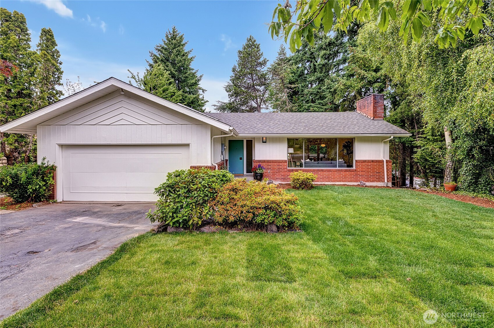 9724 Mercerwood Drive, Mercer Island, WA 98040