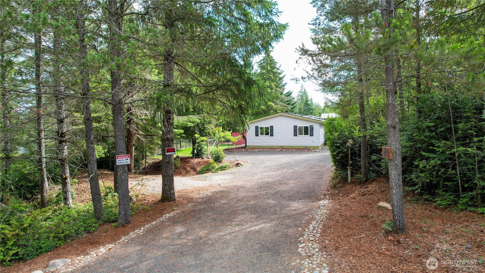 40 E Crimson Peak Road, Belfair, WA 98528