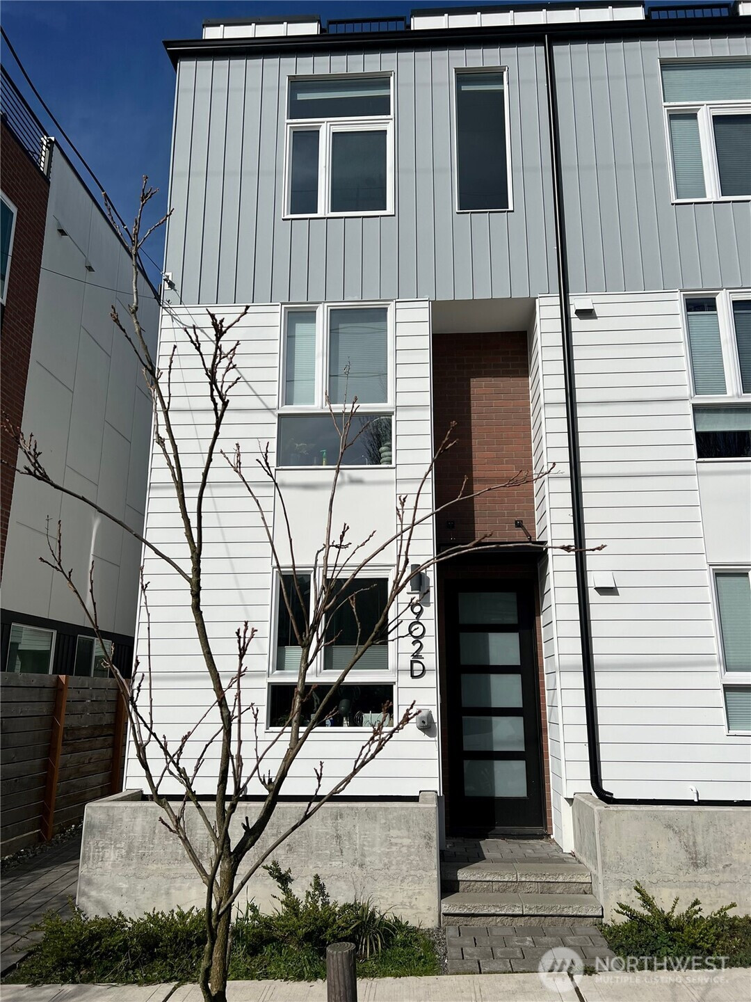 902 NW 56th Street, Seattle, WA 98107